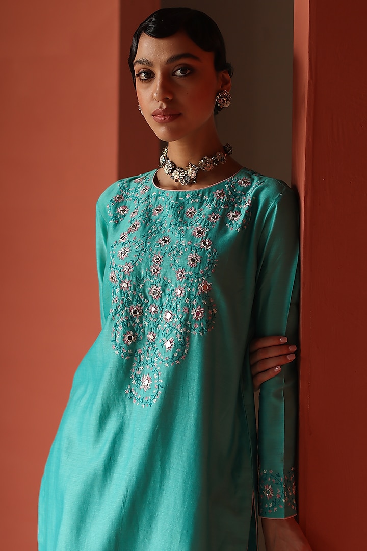 Turquoise Silk Chanderi Thread Embroidered Kurta Set by Shikha Mehta at Pernia's Pop Up Shop