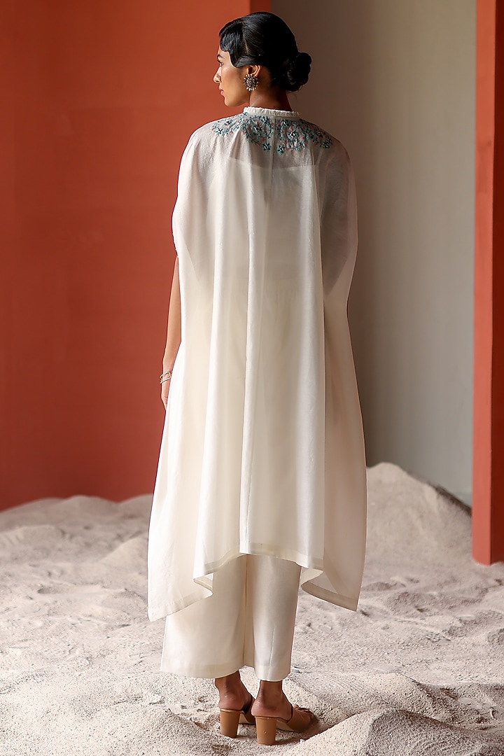 Ivory Silk Chanderi Thread Embroidered Cape Set by Shikha Mehta at Pernia's Pop Up Shop