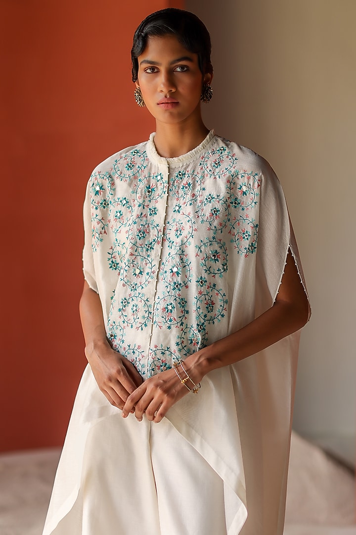Ivory Silk Chanderi Thread Embroidered Cape Set by Shikha Mehta at Pernia's Pop Up Shop