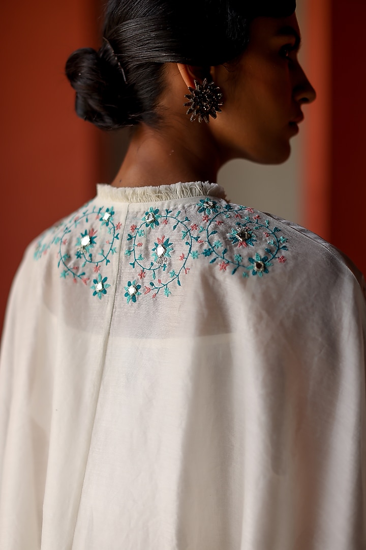Ivory Silk Chanderi Thread Embroidered Cape Set by Shikha Mehta at Pernia's Pop Up Shop