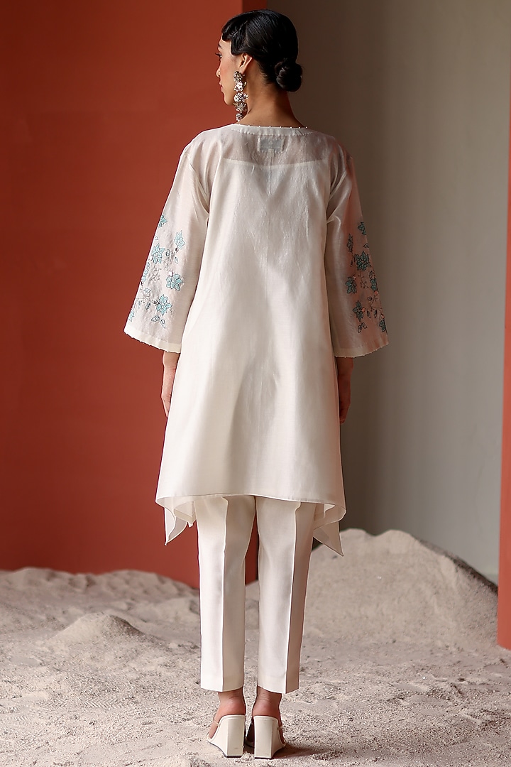 Ivory Silk Chanderi Thread Embroidered Co-Ord Set by Shikha Mehta at Pernia's Pop Up Shop