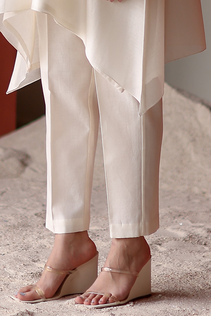 Ivory Silk Chanderi Thread Embroidered Co-Ord Set by Shikha Mehta at Pernia's Pop Up Shop