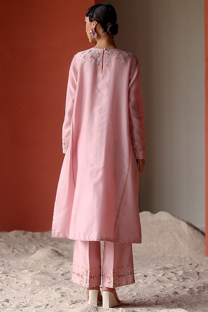 Lilac Silk Chanderi Thread Embroidered Kurta Set by Shikha Mehta at Pernia's Pop Up Shop