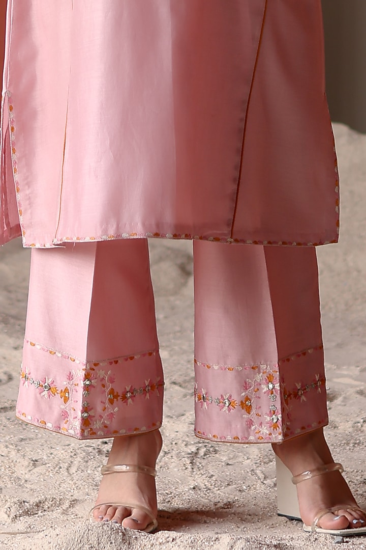 Lilac Silk Chanderi Thread Embroidered Kurta Set by Shikha Mehta at Pernia's Pop Up Shop