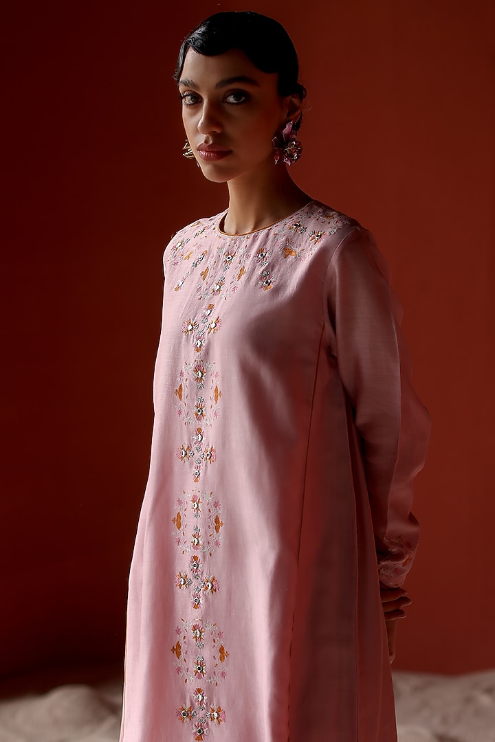 Lilac Silk Chanderi Thread Embroidered Kurta Set by Shikha Mehta at Pernia's Pop Up Shop