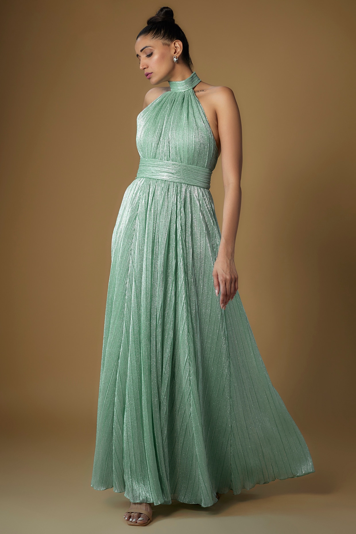 Womens Green Color Collared Neck Gown for Daily Wear