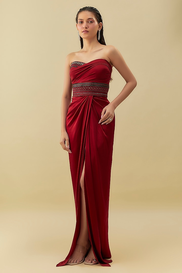 Vintage Wine Crepe Reception Gown Saree by Shantnu & Nikhil at Pernia's Pop Up Shop