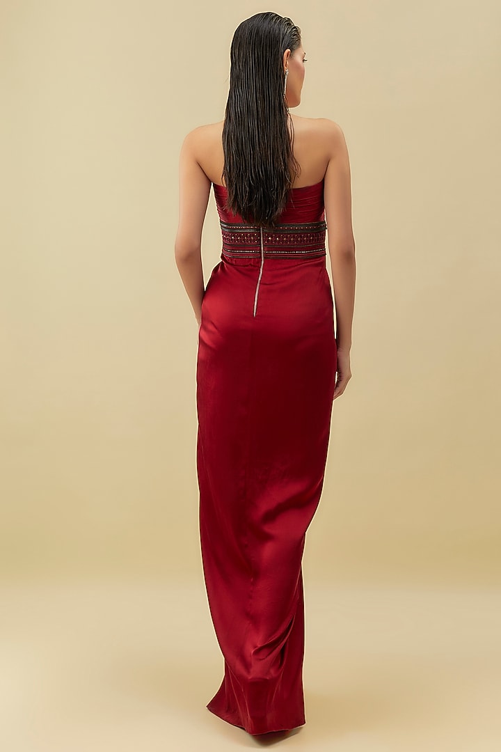 Vintage Wine Crepe Reception Gown Saree by Shantnu & Nikhil at Pernia's Pop Up Shop