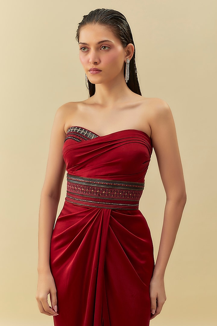 Vintage Wine Crepe Reception Gown Saree by Shantnu & Nikhil at Pernia's Pop Up Shop
