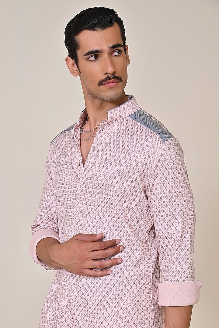 Pink Silk Twill Printed Kurta by S&N by Shantnu Nikhil Men at Pernia's Pop Up Shop
