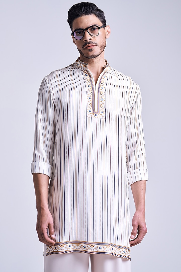 Off-White Silk Twill Striped Kurta by S&N by Shantnu Nikhil Men at Pernia's Pop Up Shop