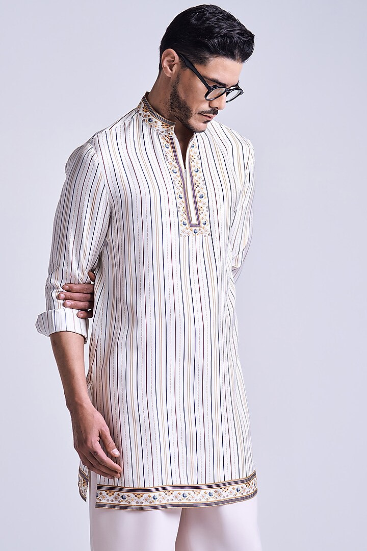 Off-White Silk Twill Striped Kurta by S&N by Shantnu Nikhil Men at Pernia's Pop Up Shop
