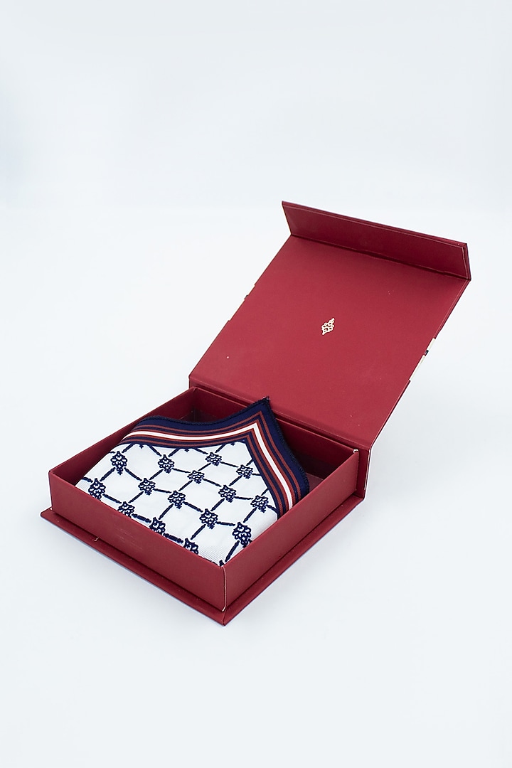 Off-White Twill Silk Adamas Printed Pocket Square by S&N by Shantnu Nikhil Men