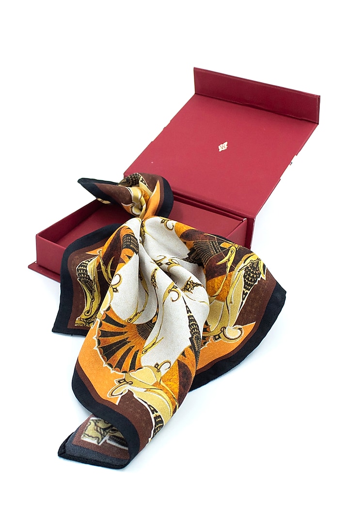 Off-White Twill Silk Abstract Printed Pocket Square by S&N by Shantnu Nikhil Men