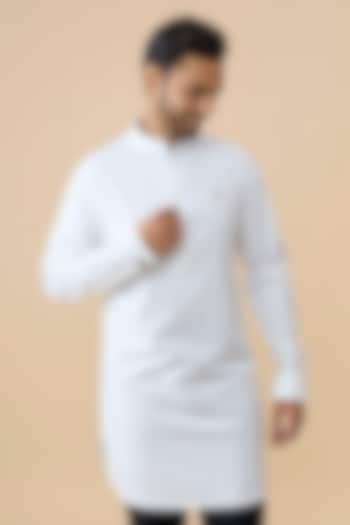 Off-White Tencel Rayon Kurta by S&N by Shantnu Nikhil Men at Pernia's Pop Up Shop