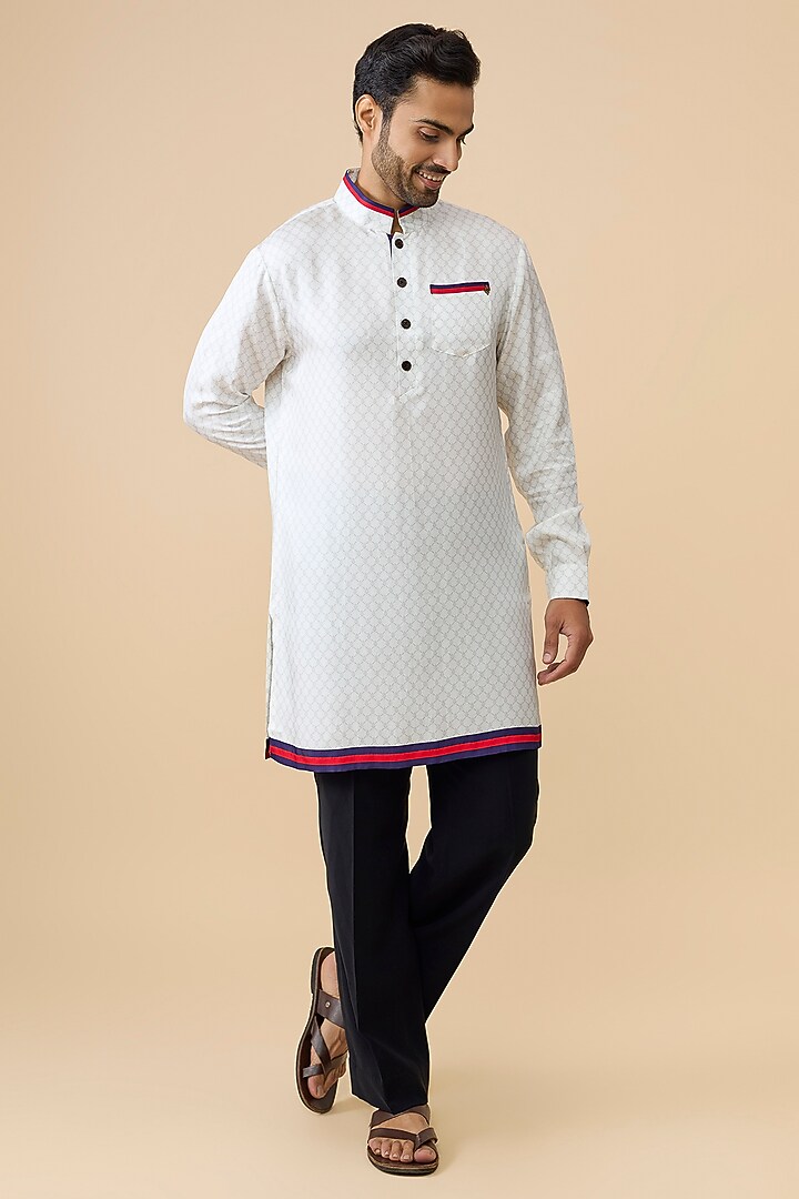 Off-White Tencel Rayon Kurta by S&N by Shantnu Nikhil Men at Pernia's Pop Up Shop
