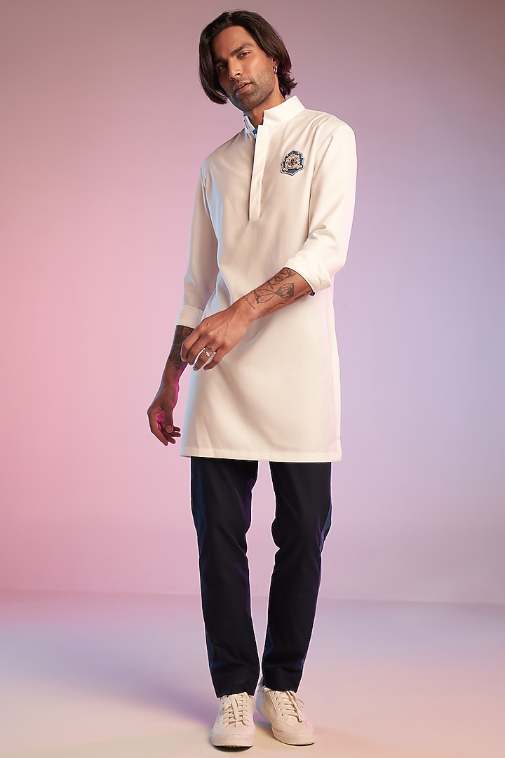 Off-White Suiting Fabric Kurta by S&N by Shantnu Nikhil Men at Pernia's Pop Up Shop