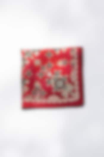 Red Twill Silk Printed Pocket Square by S&N by Shantnu Nikhil Men