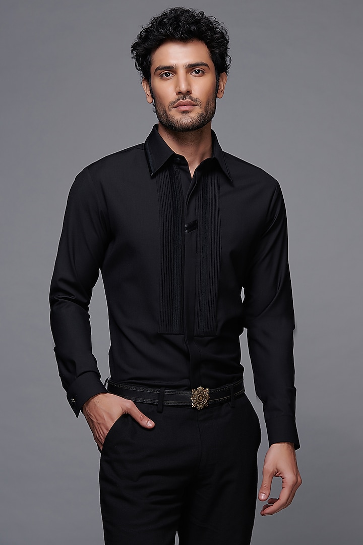 Buy S&N by Shantnu Nikhil Men Black Terylene & Velvet Pintuck Shirt at ...