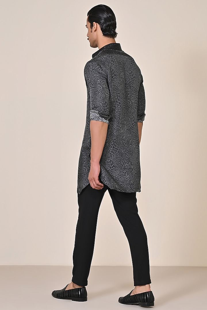 ` Grey Silk Twill Leopard Printed Kurta by S&N by Shantnu Nikhil Men at Pernia's Pop Up Shop