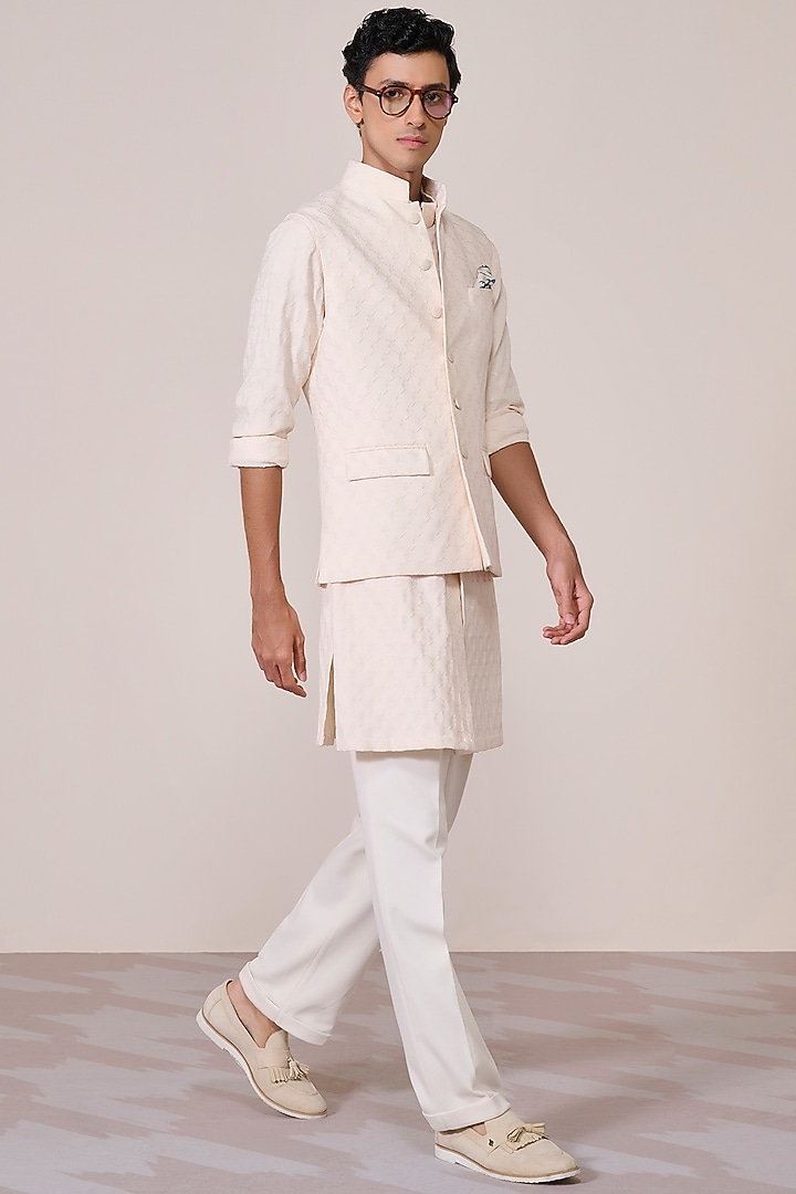 Off-White Rayon Brushed Suiting Blend Waistcoat by S&N by Shantnu Nikhil Men at Pernia's Pop Up Shop