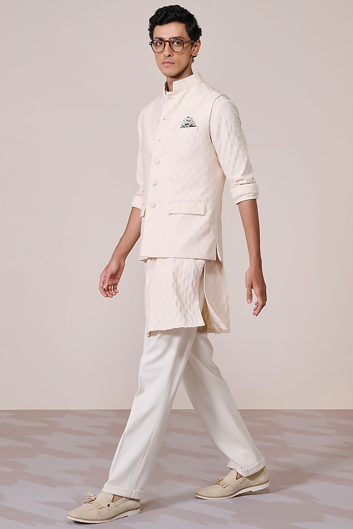 Off-White Rayon Brushed Suiting Blend Waistcoat by S&N by Shantnu Nikhil Men at Pernia's Pop Up Shop