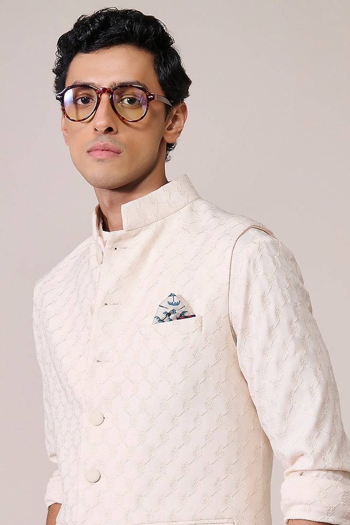 Off-White Rayon Brushed Suiting Blend Waistcoat by S&N by Shantnu Nikhil Men at Pernia's Pop Up Shop