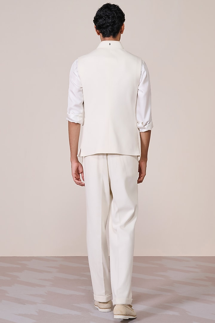 Off-White Knitted Suiting Twill Silk Waistcoat by S&N by Shantnu Nikhil Men at Pernia's Pop Up Shop