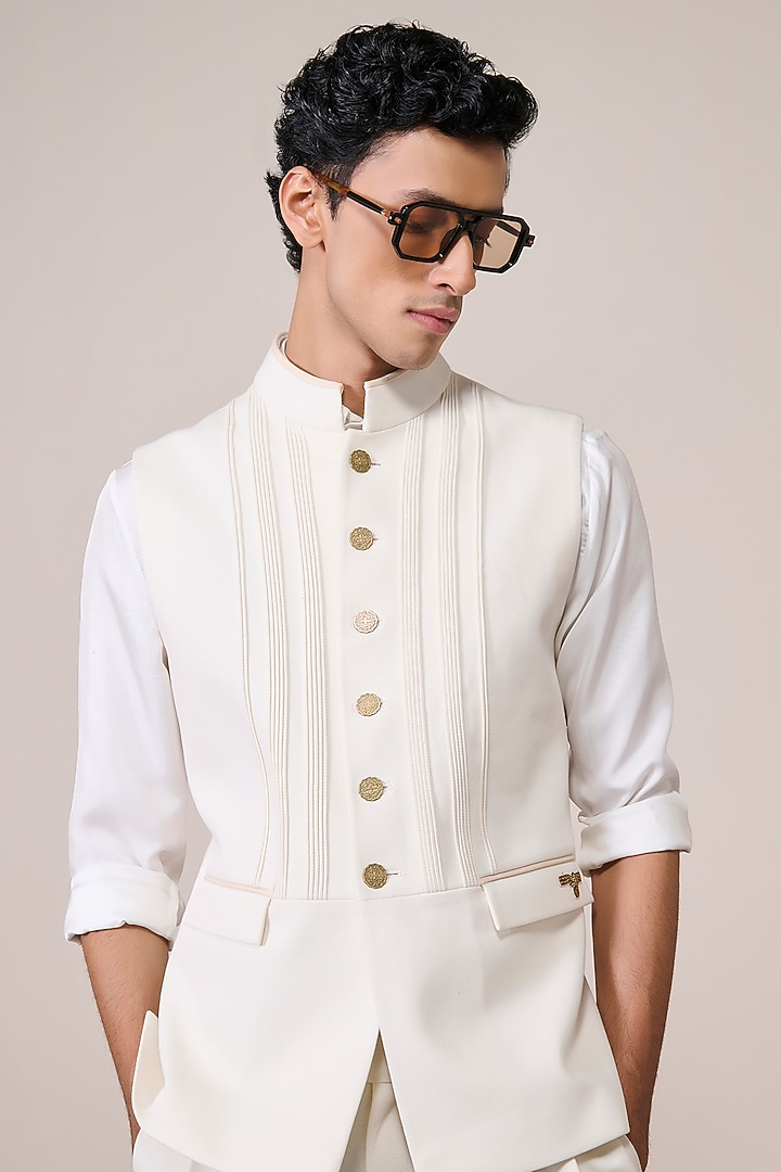 Off-White Knitted Suiting Twill Silk Waistcoat by S&N by Shantnu Nikhil Men at Pernia's Pop Up Shop
