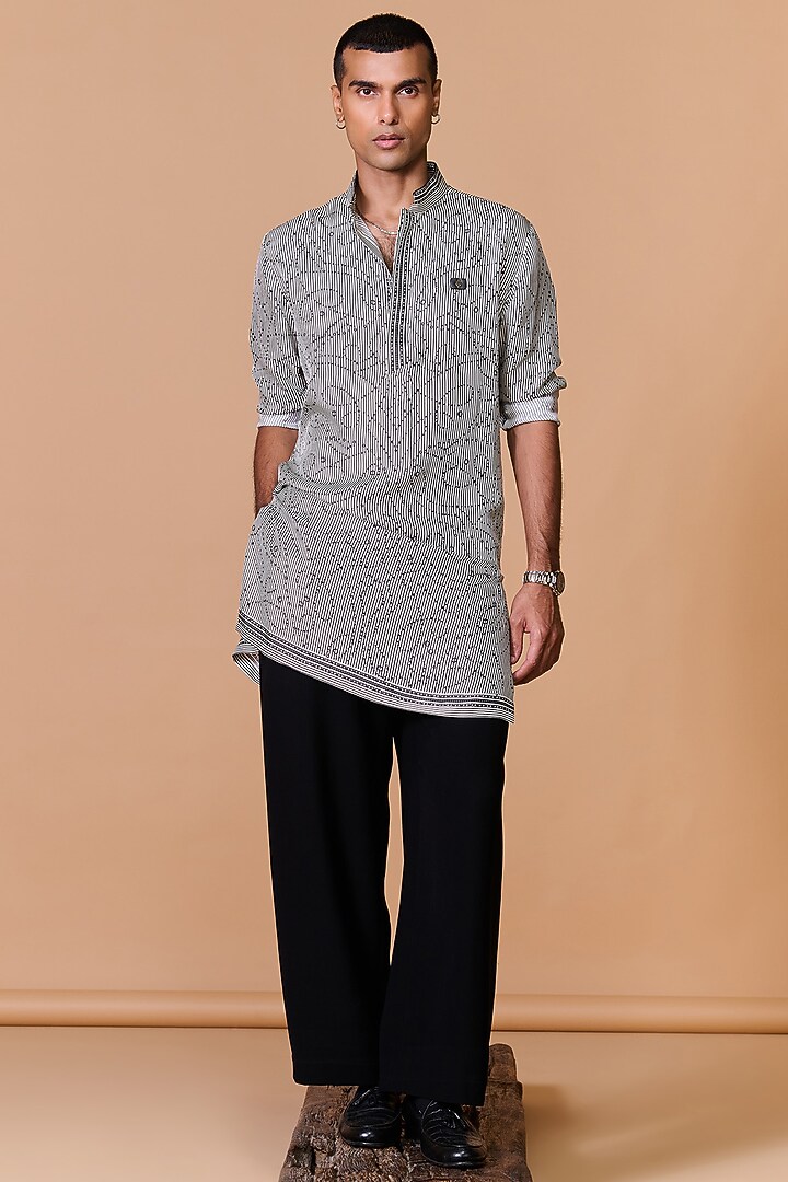 Grey Silk Twill Printed Kurta by S&N by Shantnu Nikhil Men at Pernia's Pop Up Shop