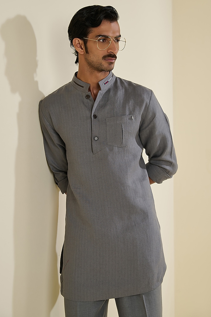 Grey Linen Kurta by S&N by Shantnu Nikhil Men at Pernia's Pop Up Shop