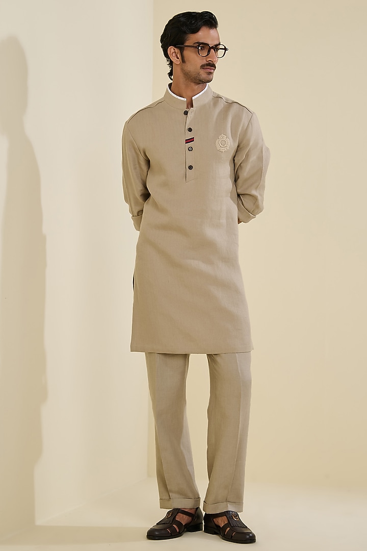 Beige Linen Kurta by S&N by Shantnu Nikhil Men at Pernia's Pop Up Shop