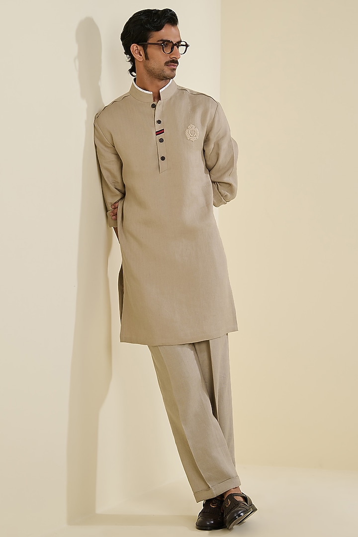Beige Linen Kurta by S&N by Shantnu Nikhil Men at Pernia's Pop Up Shop