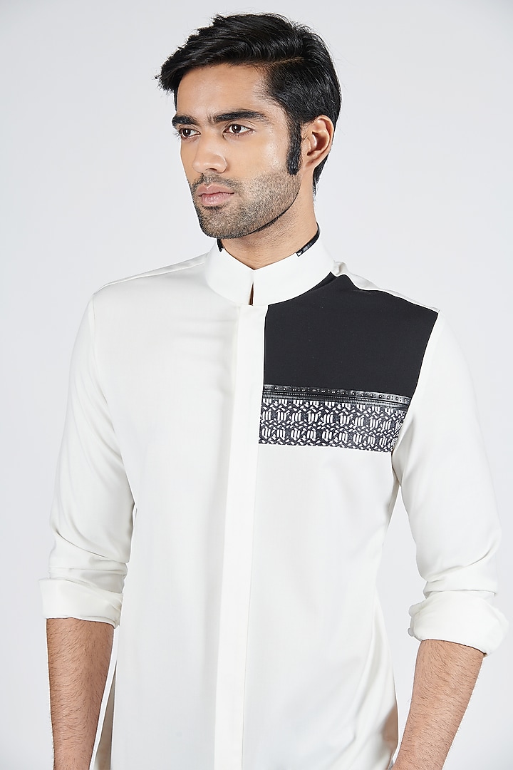 Off-White Poly Viscose Suiting Kurta by S&N by Shantnu Nikhil Men at Pernia's Pop Up Shop