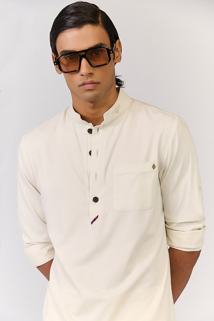 Off-White Bamboo Cotton Kurta by S&N by Shantnu Nikhil Men at Pernia's Pop Up Shop