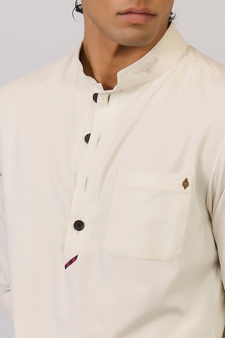 Off-White Bamboo Cotton Kurta by S&N by Shantnu Nikhil Men at Pernia's Pop Up Shop