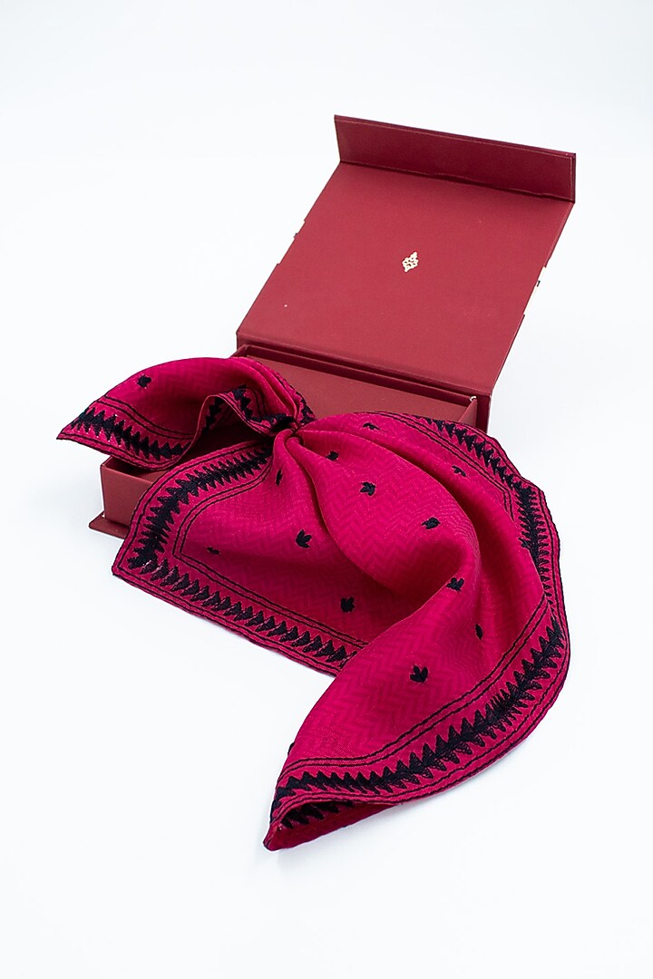 Pink Twill Silk Embroidered Pocket Square by S&N by Shantnu Nikhil Men at Pernia's Pop Up Shop