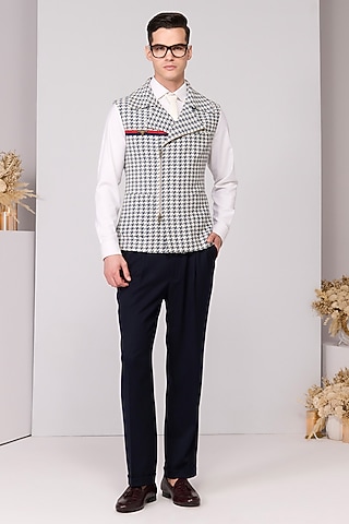Off-White Houndstooth Linen Waistcoat by S&N by Shantnu Nikhil Men
