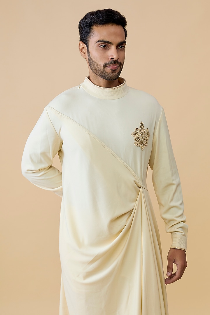 Ivory Cotton Blend Kurta by S&N by Shantnu Nikhil Men at Pernia's Pop Up Shop
