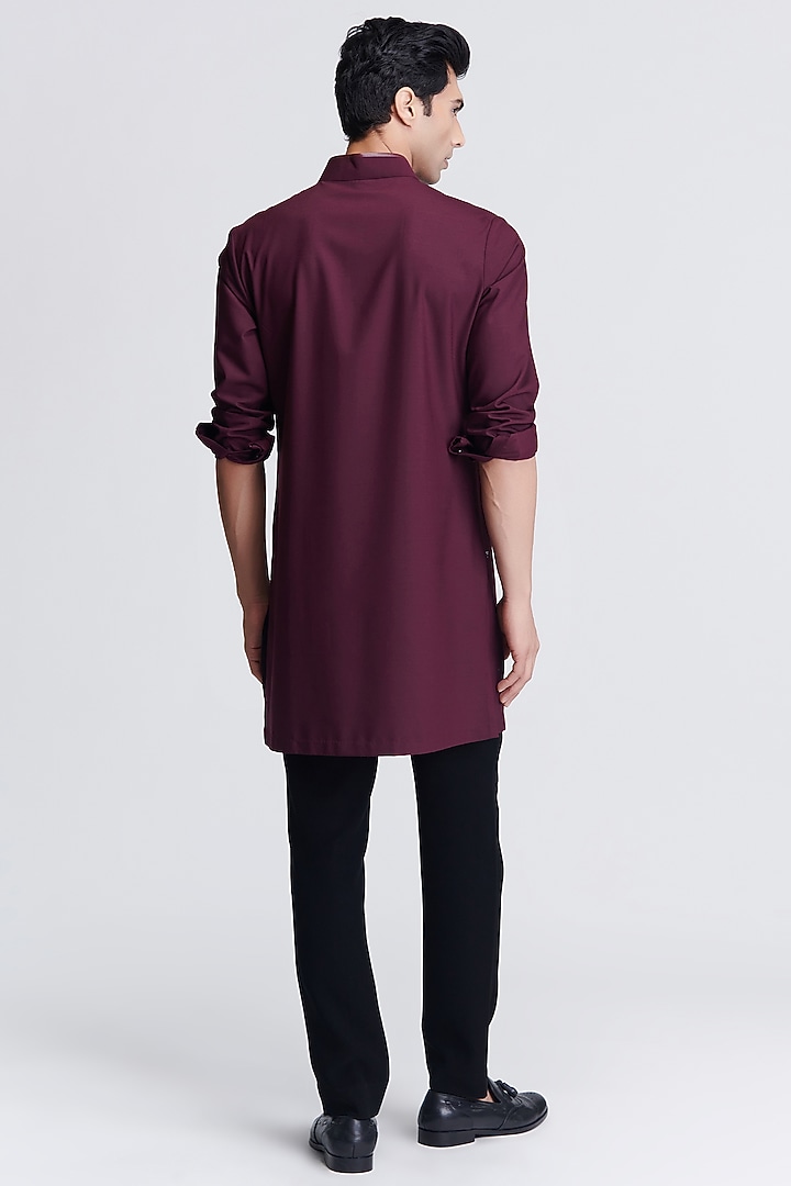 Plum Suiting Crystal Embellished Kurta by S&N by Shantnu Nikhil Men at Pernia's Pop Up Shop