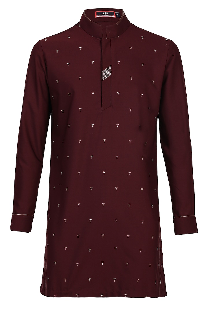 Plum Suiting Crystal Embellished Kurta by S&N by Shantnu Nikhil Men at Pernia's Pop Up Shop