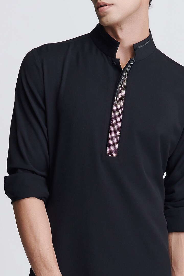 Black Suiting Kurta by S&N by Shantnu Nikhil Men at Pernia's Pop Up Shop