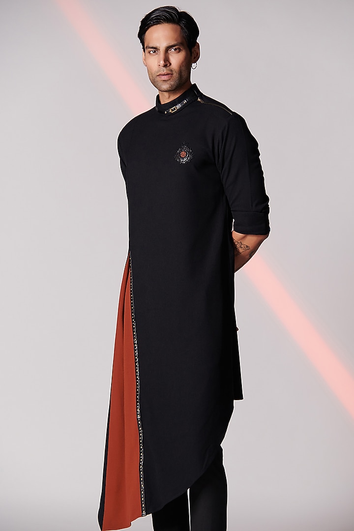 Black Poly Blend Asymmetrical Kurta by S&N by Shantnu Nikhil Men at Pernia's Pop Up Shop