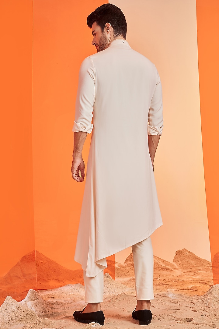 Off-White Terylene & Viscose Embroidered Kurta by S&N by Shantnu Nikhil Men at Pernia's Pop Up Shop