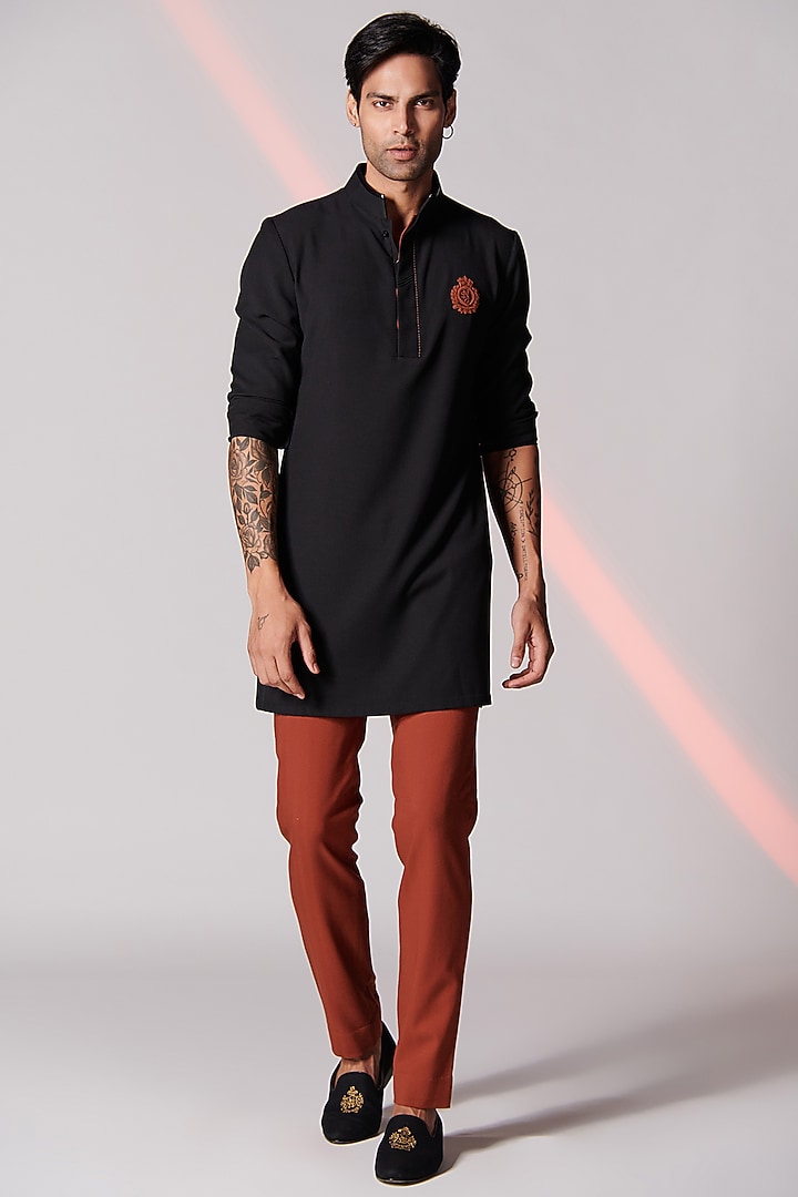 Black Terylene Kurta by S&N by Shantnu Nikhil Men at Pernia's Pop Up Shop