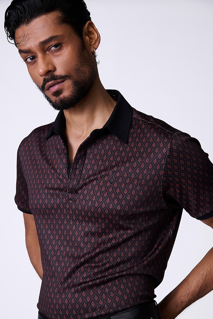 Black Crepe Jersey Adamas Printed T-Shirt by S&N by Shantnu Nikhil Men at Pernia's Pop Up Shop