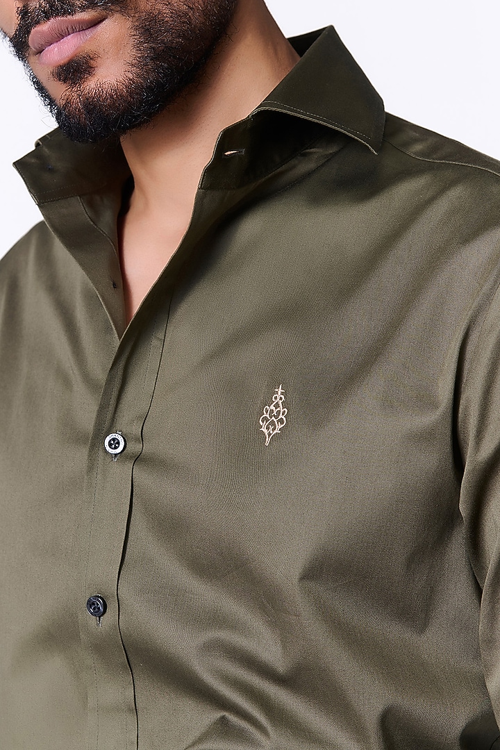 Olive Giza Cotton Embroidered Party Wear Shirt by S&N by Shantnu Nikhil Men at Pernia's Pop Up Shop
