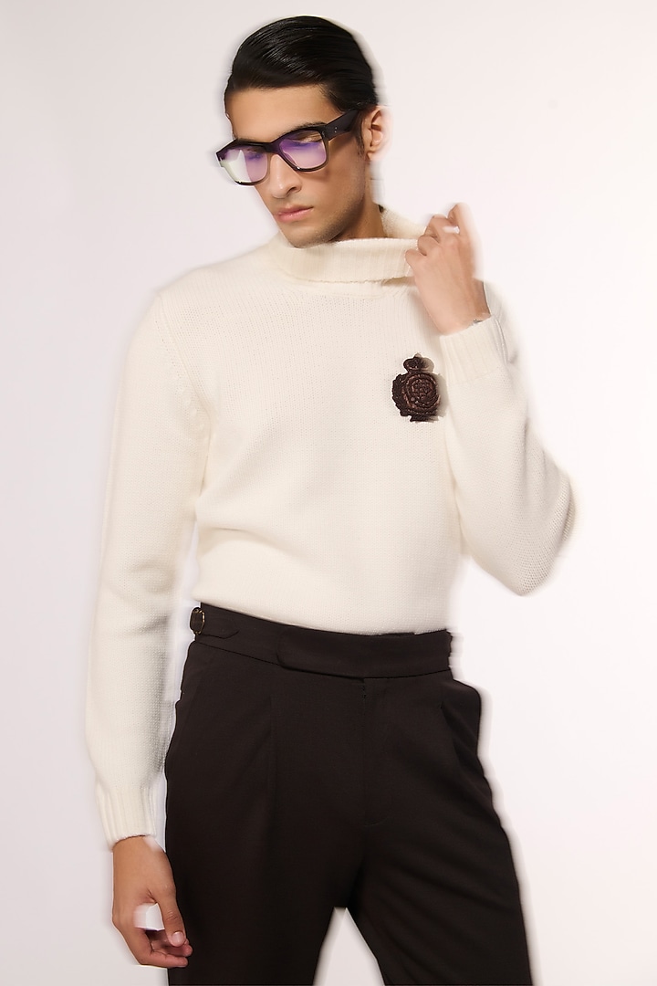 Off-White Cashmere High Neck Sweater by S&N by Shantnu Nikhil Men at Pernia's Pop Up Shop