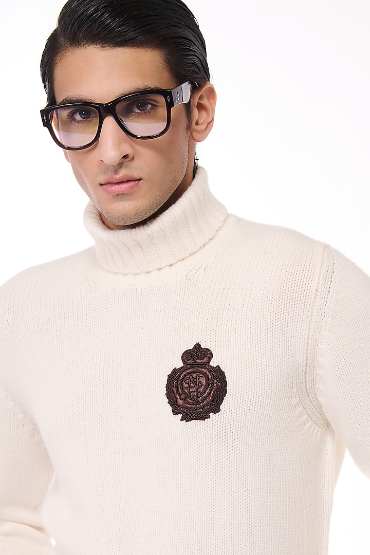 Off-White Cashmere High Neck Sweater by S&N by Shantnu Nikhil Men at Pernia's Pop Up Shop