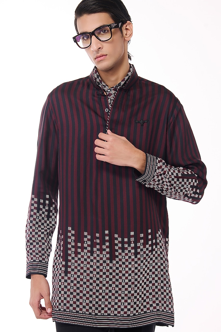 Black Silk Twill Printed Kurta by S&N by Shantnu Nikhil Men at Pernia's Pop Up Shop